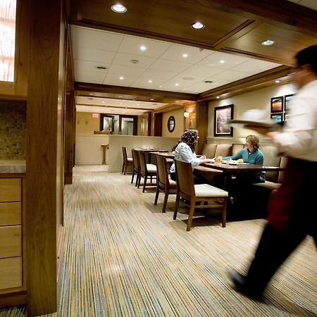 Banff Aspen Lodge Ресторант снимка