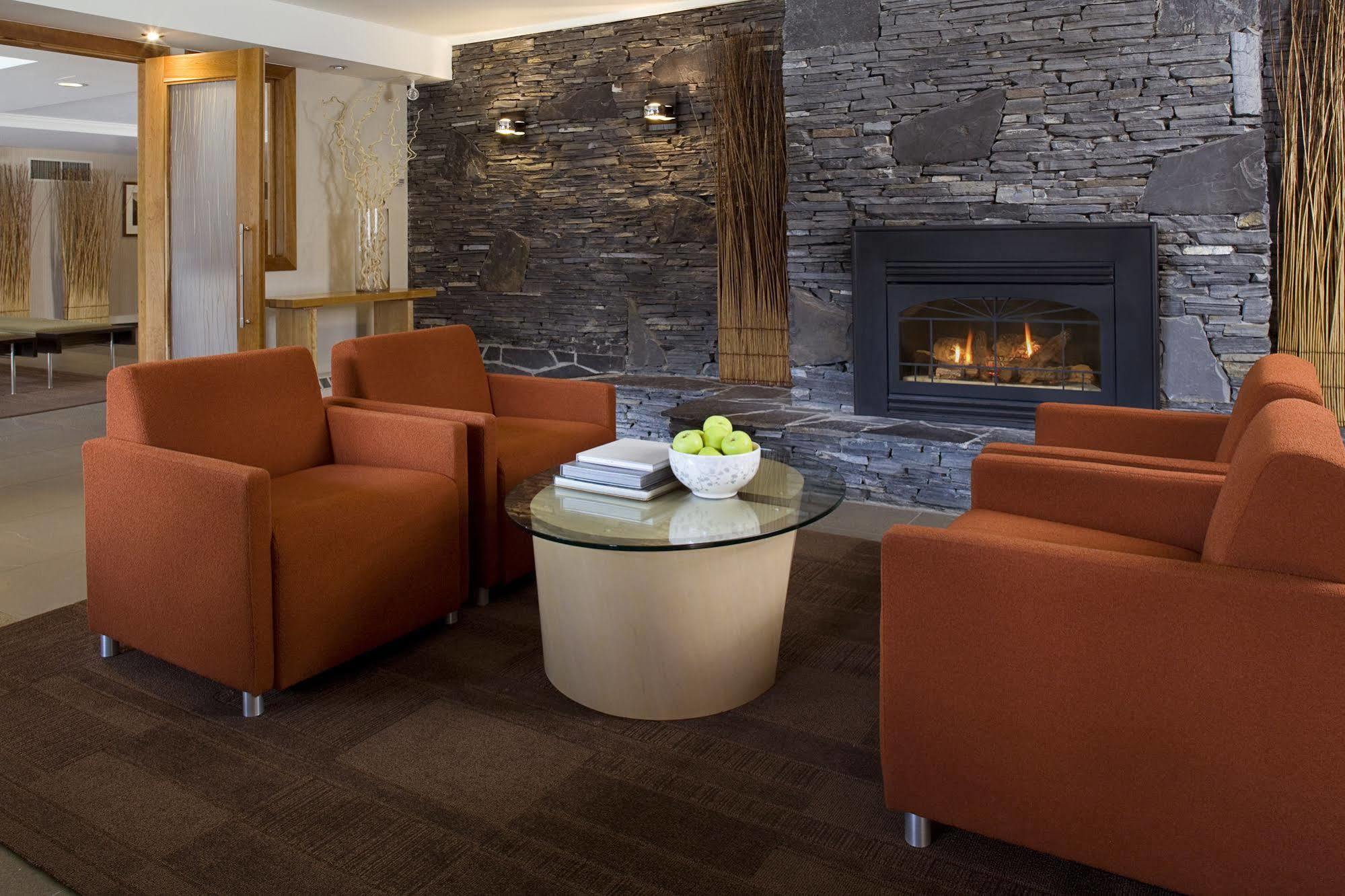 Banff Aspen Lodge Екстериор снимка